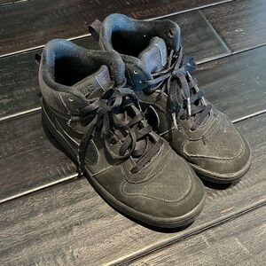Nike boys black hi top sneakers